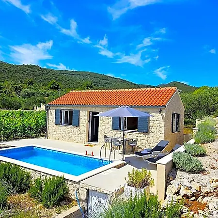 Hotell Stone House In Vineyard 4*