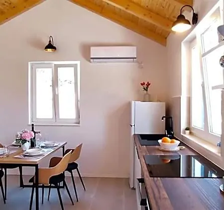 Stone House In Vineyard 4* Račišće